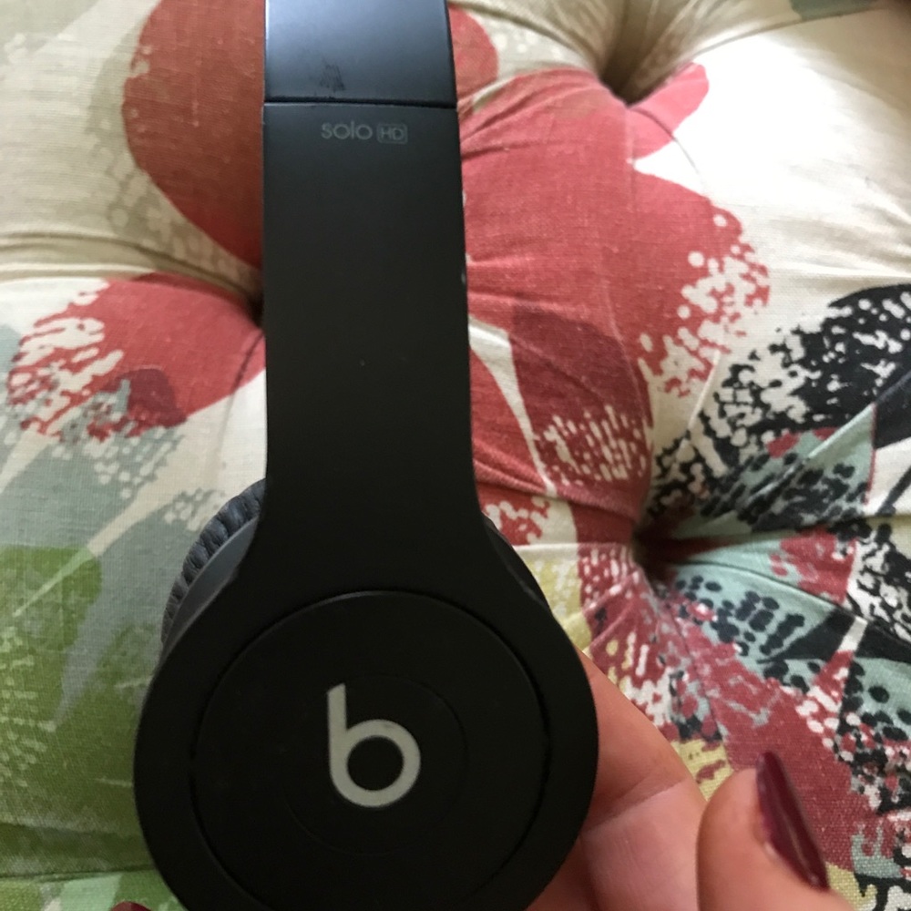 Beats Solo HD-BLACK